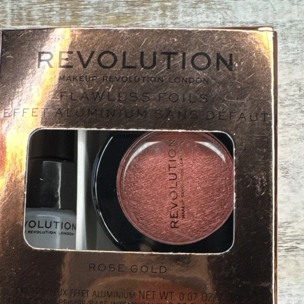 Makeup Revolution Flawless Foils Eye Shadow Rose Gold Metallic |‎ MSRP = $10